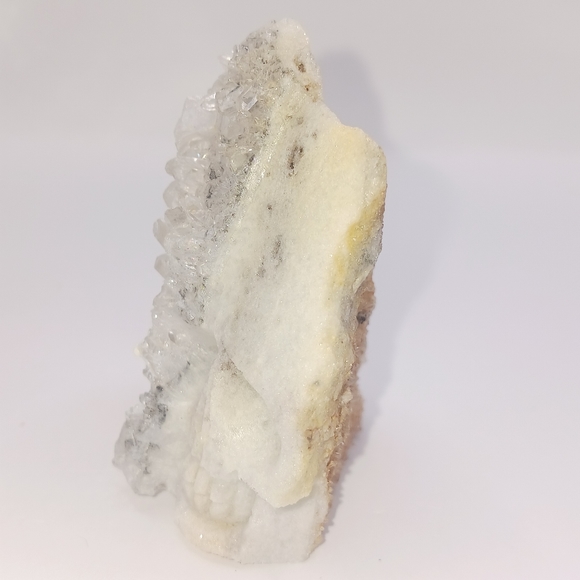 Quartz Crystal hand carved skull - Picture 6 of 10